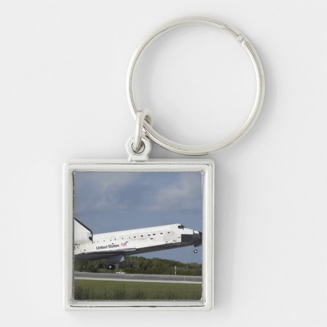 Space shuttle Discovery lands on Runway 33 3 Keychain (Front)