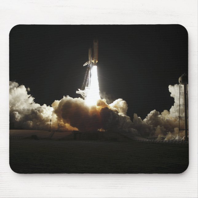 Space shuttle Discovery lifts off Mouse Pad (Front)
