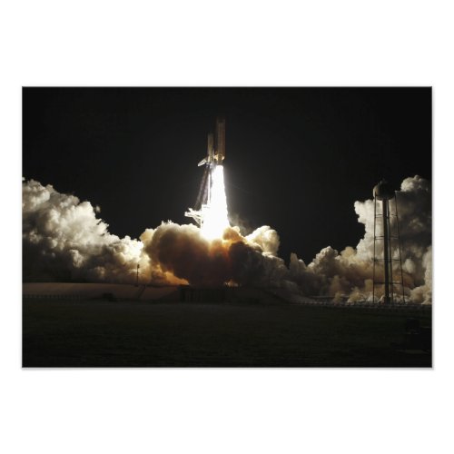 Space shuttle Discovery lifts off Photo Print