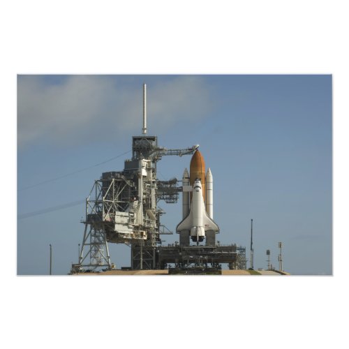 Space Shuttle Discovery sits ready 2 Photo Print