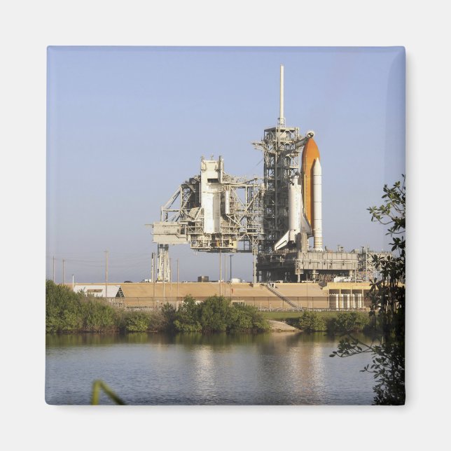 Space Shuttle Discovery sits ready 3 Magnet (Front)
