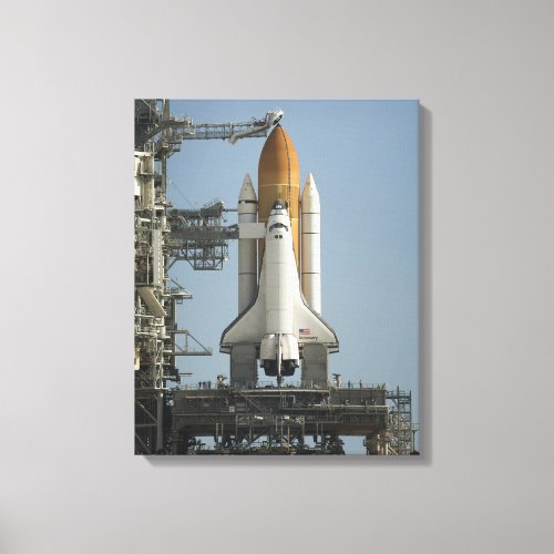 Space Shuttle Discovery sits ready Canvas Print
