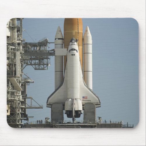 Space Shuttle Discovery sits ready Mouse Pad
