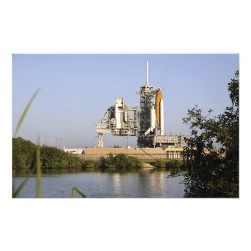 Space Shuttle Discovery sits ready Photo Print