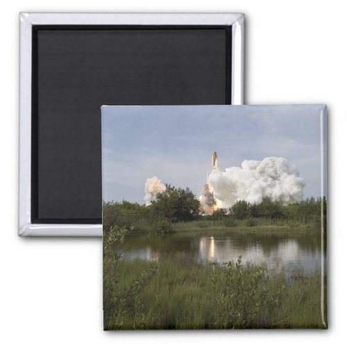 Space Shuttle Endeavour lifts off 6 Magnet