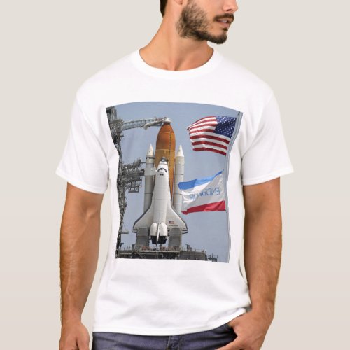 Space Shuttle Endeavour on the launch pad 3 T_Shirt