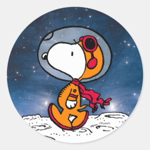 SPACE   Snoopy Astronaut Classic Round Sticker