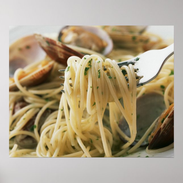 Spaghetti Vongole Bianco Poster (Front)