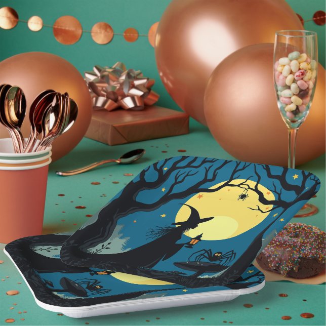 Spiders, Toadstools and Witches Paper Plates (Multi)