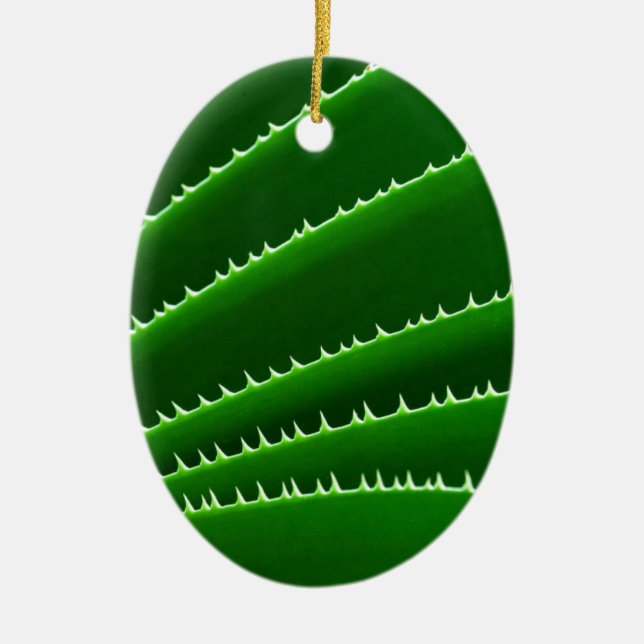 Spiky Green Leaf Pattern Ceramic Ornament (Front)