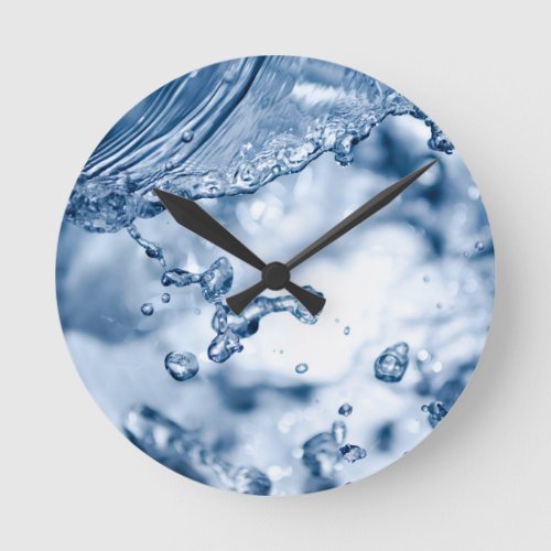 Splashing water round clock