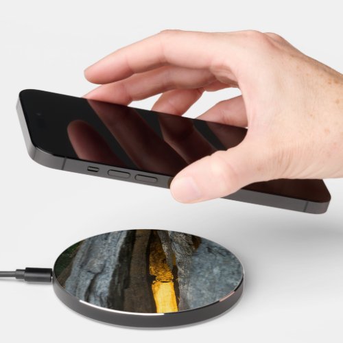 Split Rail Abstract Wireless Charger