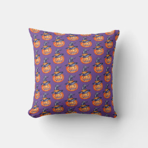 Spooky smiling Halloween pumpkin Throw Pillow