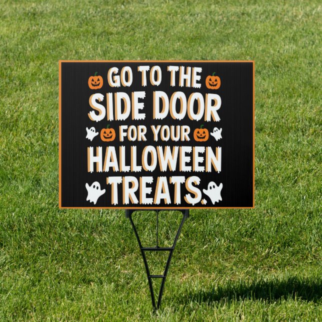 Spooky yard sign for trick-or-treaters (Insitu)