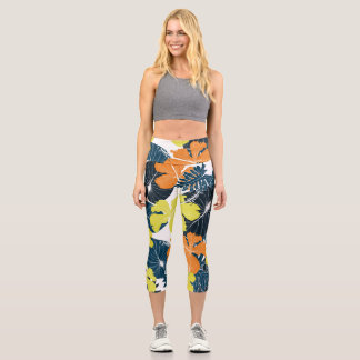 Spring Flowery: Vintage Floral Texture Capri Leggings