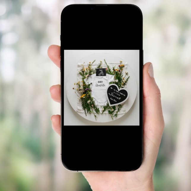 Spring wildflower pregnancy announcement  (Front Digital)