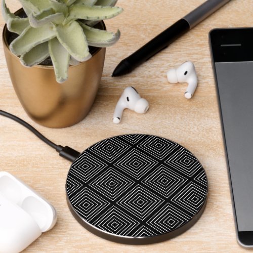 Square Prisms Skateboard Black Wireless Charger