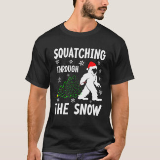 Squatching Through The Snow - Bigfoot Christmas Sa T-Shirt