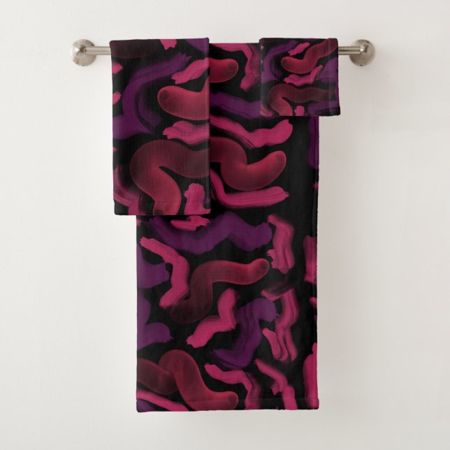 Squiggly Pinkies Abstract Pattern Bath Towel Set (Insitu)