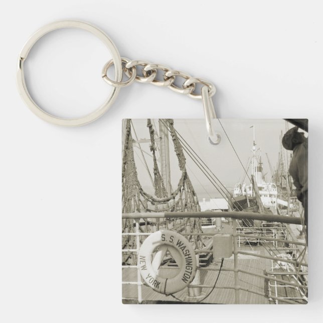 SS Washington Luxury Liner Cruise Ship 1930's Deck Keychain (Front)