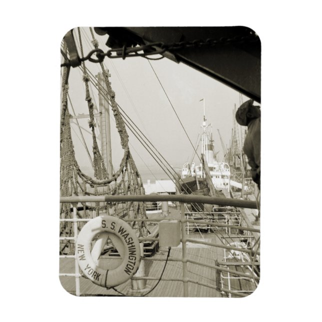 SS Washington Luxury Liner Cruise Ship 1930's Deck Magnet (Vertical)