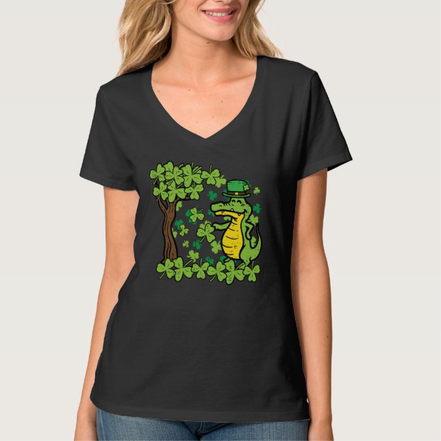 St Patrick Day Alligator Shamrock Saint Pattys Men T-Shirt (Front)