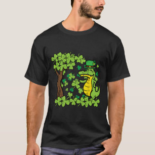 St Patrick Day Alligator Shamrock Saint Pattys Men T-Shirt