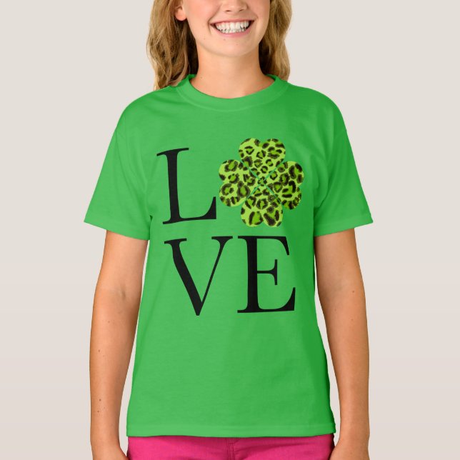 St. Patrick’s day | Green cheetah shamrock     T-Shirt (Front)
