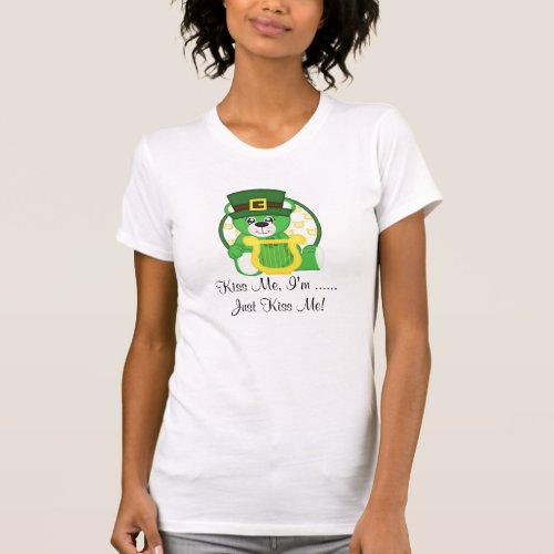 St Patricks Day Bear Kiss Me T_Shirt