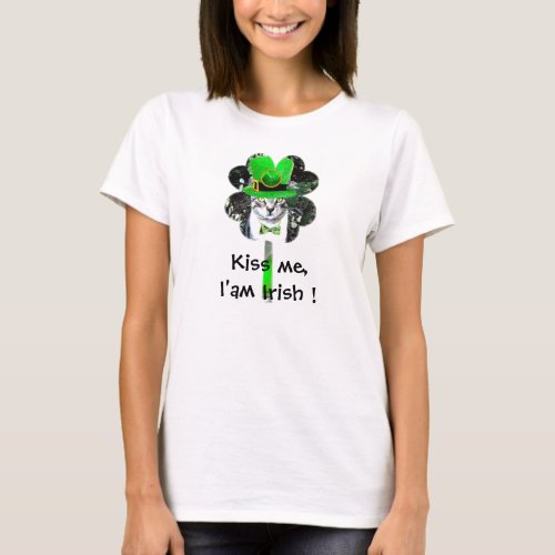 ST PATRICKS DAY CAT WITH GREEN CLOVER T_Shirt
