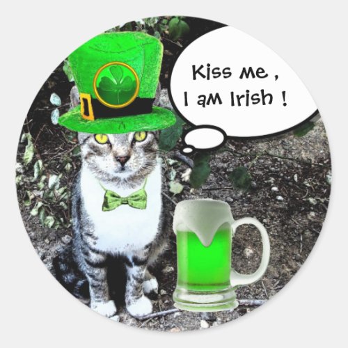 ST PATRICKS  DAY CAT  WITH GREEN IRISH BEER CLASSIC ROUND STICKER