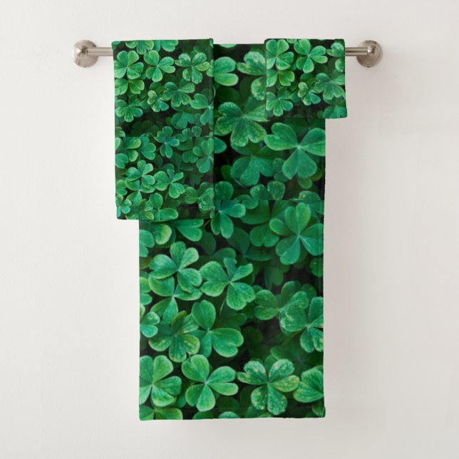 St. Patrick's Day Clover patch Bath Towel Set (Insitu)