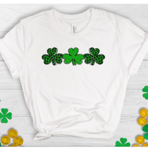 St Patricks day green leopard Irish clover lucky T_Shirt