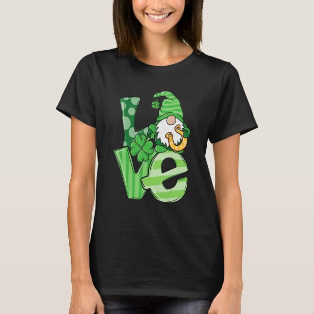 St Patrick's Day Love Gnomes Shamrock Horseshoe Ir T-Shirt (Front)