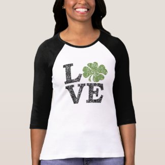 St Patricks Day LOVE with shamrock T-Shirt