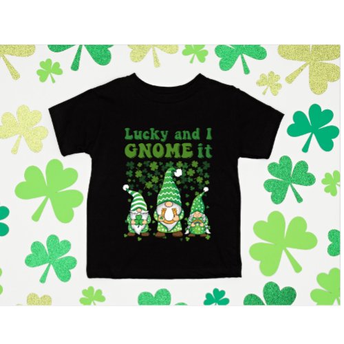 St Patricks day lucky gnome shamrock clover T_Shirt