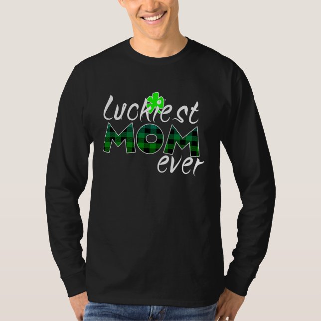 St Patricks Day Lucky Irish Shamrock C Lucky Mom M T-Shirt (Front)
