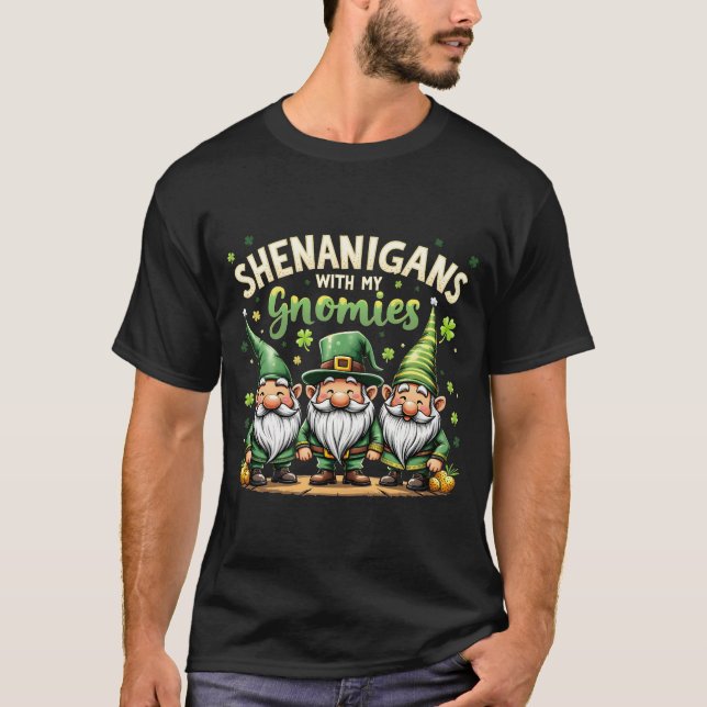 St Patricks day lucky Shamrock leopard gnomes Iris T-Shirt (Front)