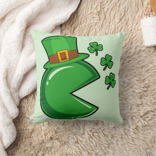"St. Patrick's Day Pillow – Fun Green Cartoon 