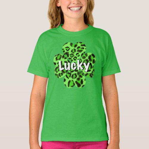 St Pattyâs day Green cheetah leopard shamrock     T_Shirt
