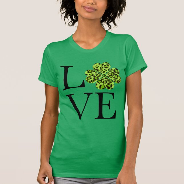 St. Patty’s day Green cheetah leopard shamrock     T-Shirt (Front)