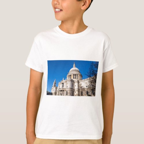 St Pauls Cathedral London with blue sky T_Shirt