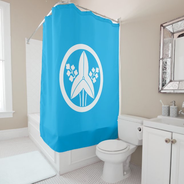 Standing arrowhead in a circle shower curtain (In Situ)