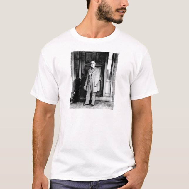 Standing Portrait of General Robert E. Lee T-Shirt (Front)
