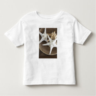 Starfish in a basket toddler t-shirt