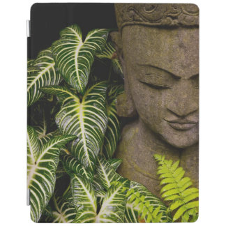 Statue in a Garden: Chiang Mai, Thailand iPad Smart Cover