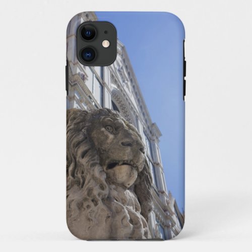 statue of a lion with the facade of Santa Croce iPhone 11 Case