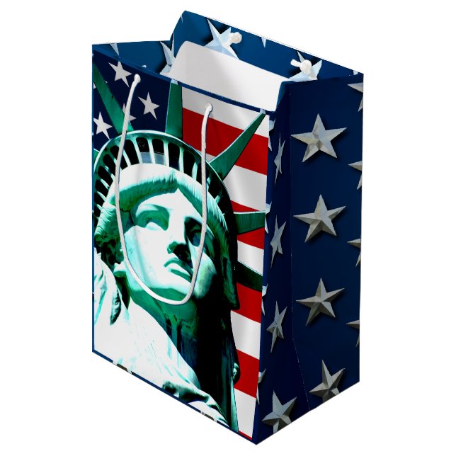 Statue of Liberty, New York Medium Gift Bag (Front Angled)