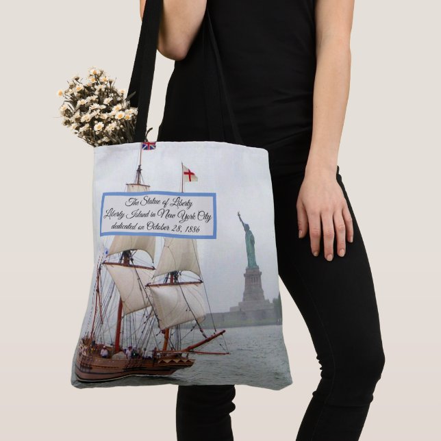 Statue of Liberty Tote Bag (Close Up)