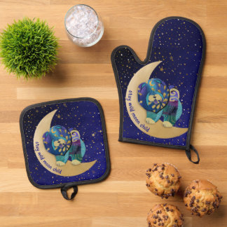 STAY WILD MOON CHILD Chow oven mit & Pot Holder Oven Mitt & Pot Holder Set